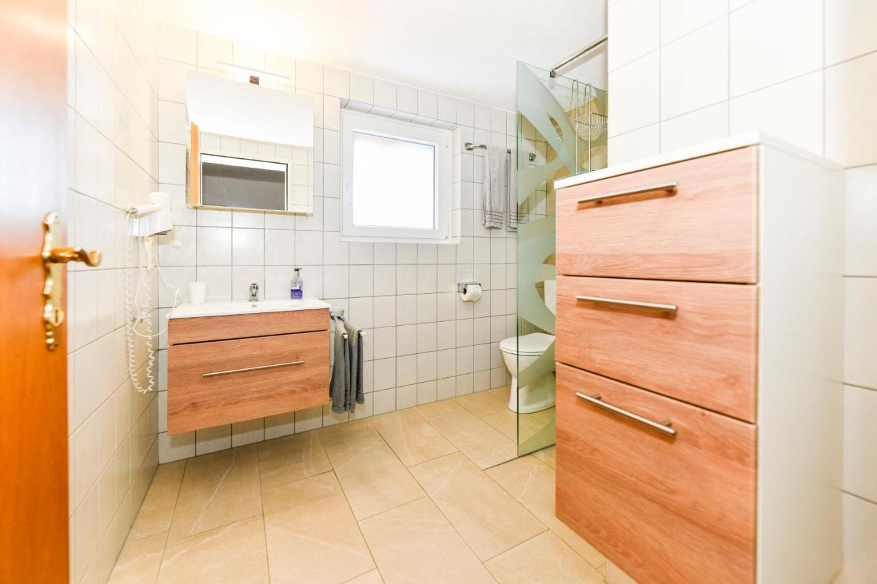 Gaestehaus Genf Velden am Wörthersee Εξωτερικό φωτογραφία