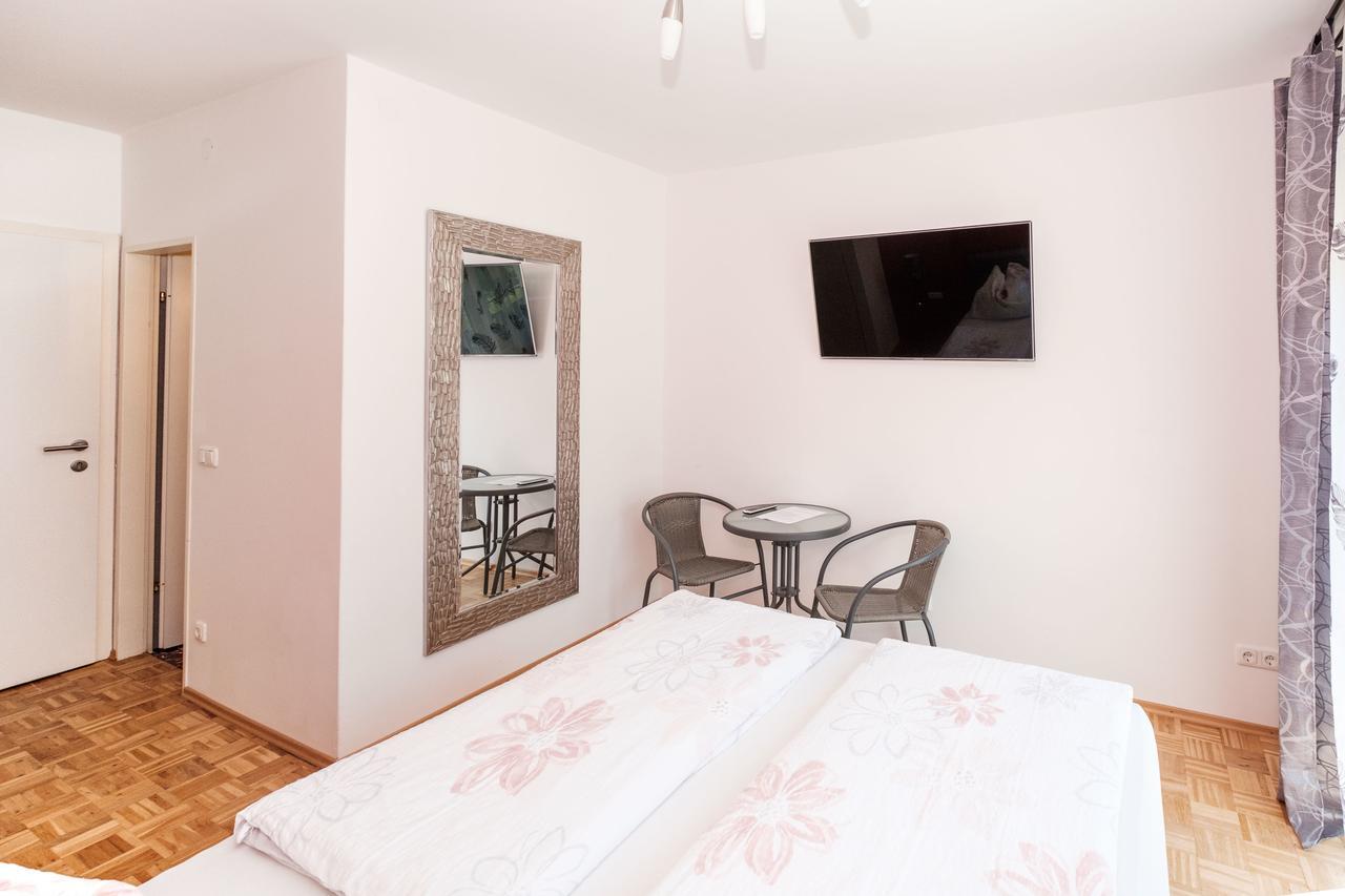 Gaestehaus Genf Velden am Wörthersee Εξωτερικό φωτογραφία