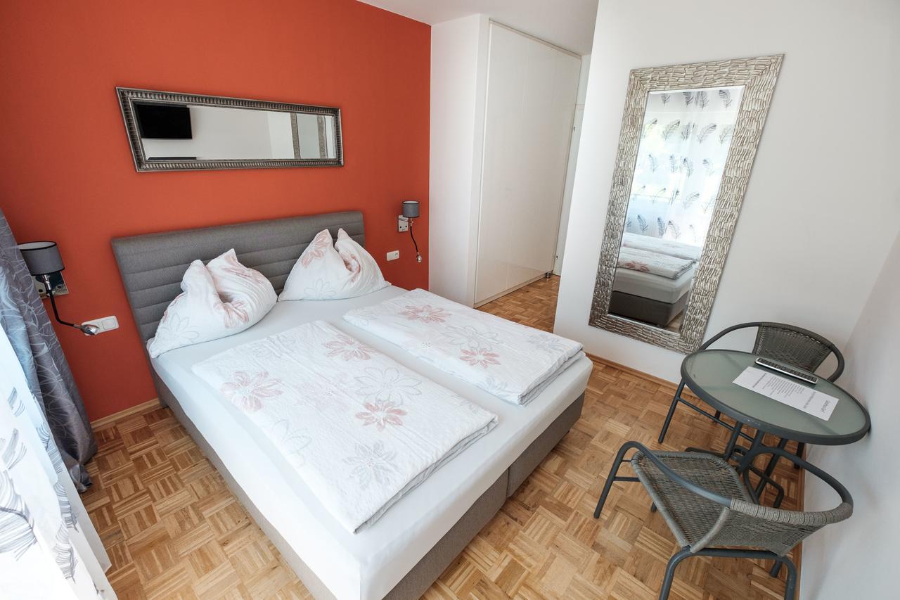 Gaestehaus Genf Velden am Wörthersee Εξωτερικό φωτογραφία